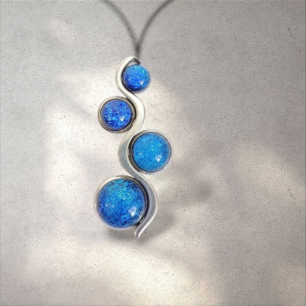 GALAXY SPARKLE NECKLACE GLASS PENDANT 4 PEARLS STEEL