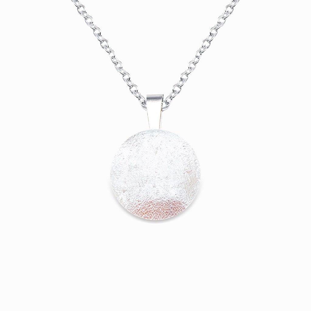 NECKLACE IRIDESCENT WHITE | ECLIPSE | REFLET[proNECKLACE IRIDESCENT WHITEduct_vendor]MicrocosmosPRODUCT INFORMATION

Exlusive Microcosmoses Glass Reflet
Bead size: 14 mm / 0.55"

Base chain: Sterling Silver 925 ~ Stainless Steel 
Chain thickness: 1 mm (St.SilveNECKLACE